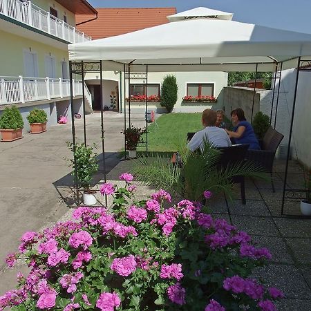 Gaestehaus - Doris - Wenzl Mörbisch am See Exterior foto